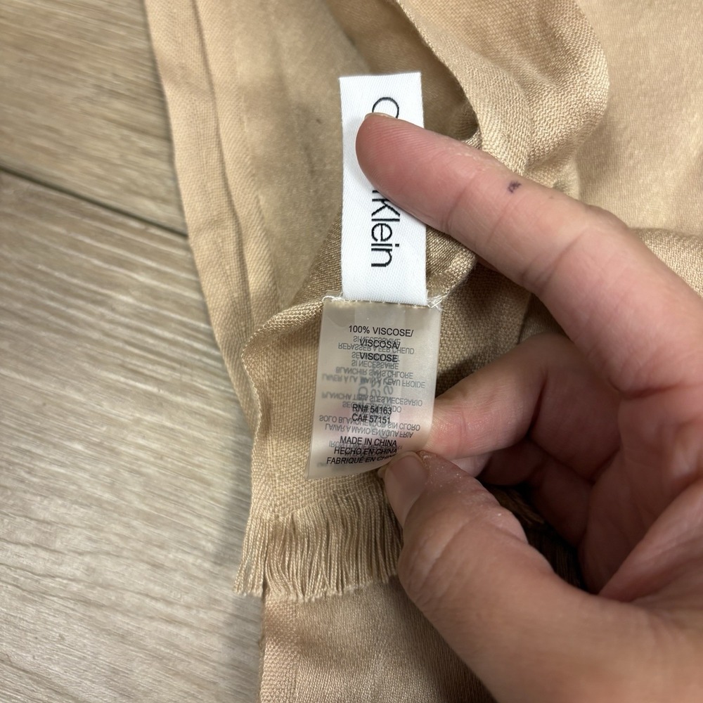Calvin Klein Women's Soft Lightweight Viscose Wrap Scarf Beige Tan Super Soft OS - Picture 4 of 6